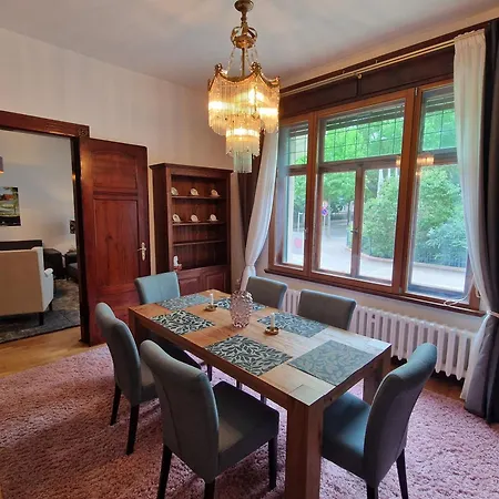 Harziano In Der Kaiser-otto-strasse - Stilvolle Gruenderzeitwohnungen Mit Kacheloefen, Wintergarten & Viel Platz Zum Entspannen Apartment Quedlinburg