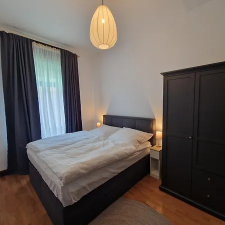 Harziano In Der Kaiser-otto-strasse - Stilvolle Gruenderzeitwohnungen Mit Kacheloefen, Wintergarten & Viel Platz Zum Entspannen Apartment Quedlinburg