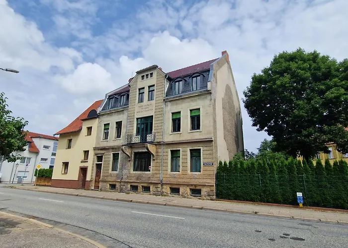 Harziano In Der Kaiser-otto-strasse - Stilvolle Gruenderzeitwohnungen Mit Kacheloefen, Wintergarten & Viel Platz Zum Entspannen Apartmán *