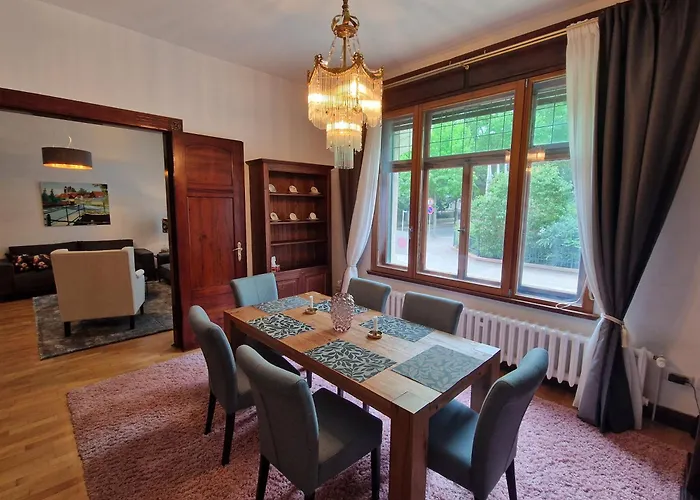 Harziano In Der Kaiser-otto-strasse - Stilvolle Gruenderzeitwohnungen Mit Kacheloefen, Wintergarten & Viel Platz Zum Entspannen Apartmán Quedlinburg