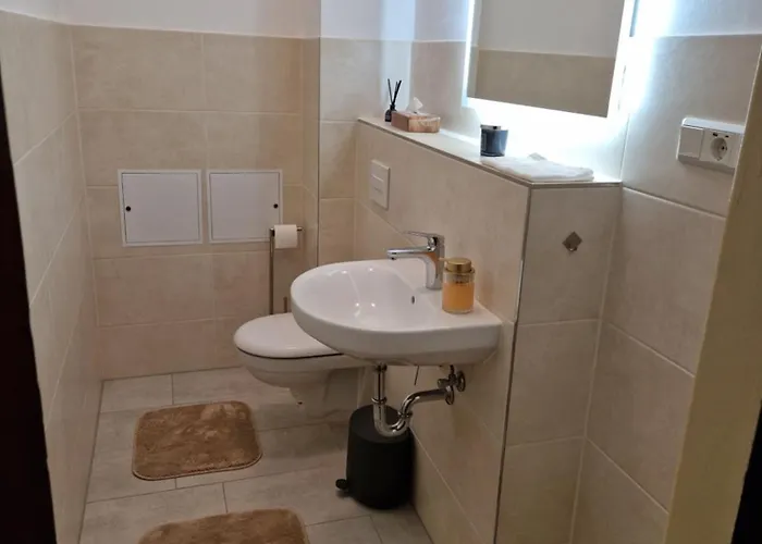 Harziano In Der Kaiser-otto-strasse - Stilvolle Gruenderzeitwohnungen Mit Kacheloefen, Wintergarten & Viel Platz Zum Entspannen