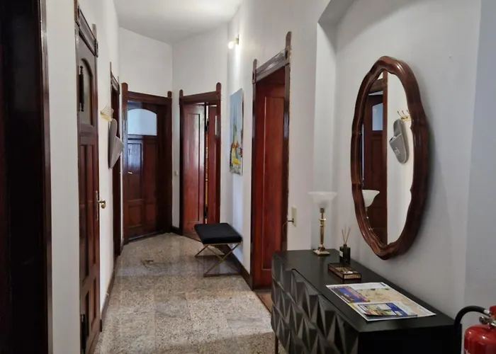 Harziano In Der Kaiser-otto-strasse - Stilvolle Gruenderzeitwohnungen Mit Kacheloefen, Wintergarten & Viel Platz Zum Entspannen Quedlinburg