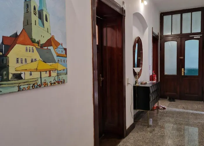 Harziano In Der Kaiser-otto-strasse - Stilvolle Gruenderzeitwohnungen Mit Kacheloefen, Wintergarten & Viel Platz Zum Entspannen Quedlinburg