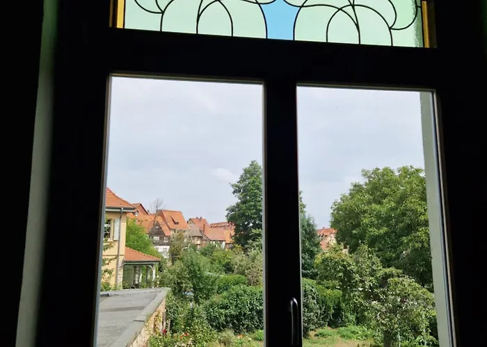 Harziano In Der Kaiser-otto-strasse - Stilvolle Gruenderzeitwohnungen Mit Kacheloefen, Wintergarten & Viel Platz Zum Entspannen