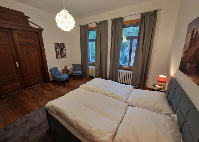 Apartmán Harziano In Der Kaiser-otto-strasse - Stilvolle Gruenderzeitwohnungen Mit Kacheloefen, Wintergarten & Viel Platz Zum Entspannen Quedlinburg