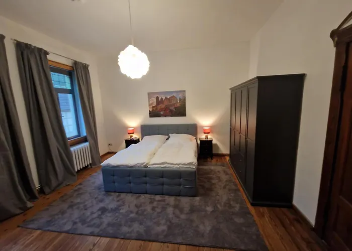 Harziano In Der Kaiser-otto-strasse - Stilvolle Gruenderzeitwohnungen Mit Kacheloefen, Wintergarten & Viel Platz Zum Entspannen Quedlinburg