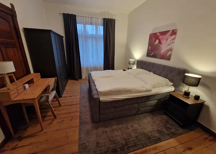 Harziano In Der Kaiser-otto-strasse - Stilvolle Gruenderzeitwohnungen Mit Kacheloefen, Wintergarten & Viel Platz Zum Entspannen